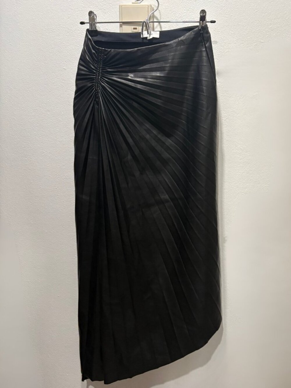A.L.C. Tracy Asymmetric Pleat Faux Leather Skirt | Black | Size 0 | NEVER WORN